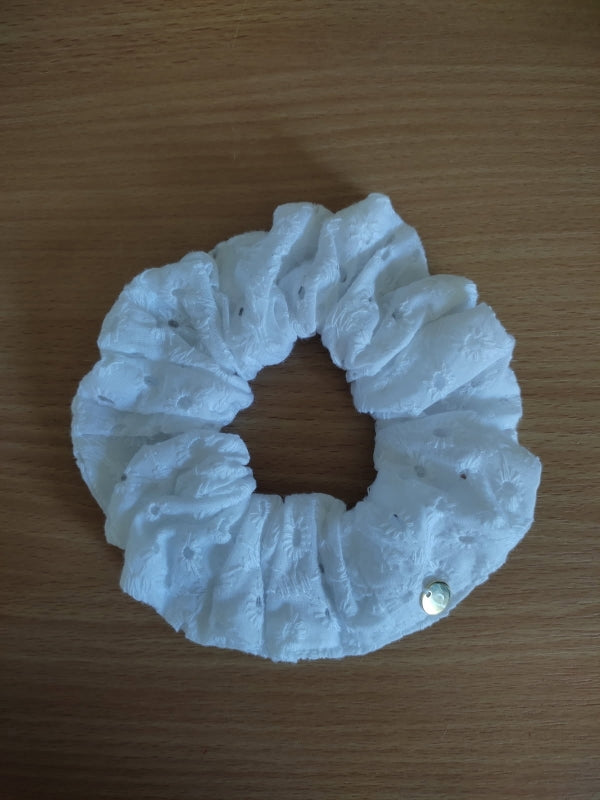 Chouchou Lupin confectionné dans des chutes de tissu revalorisées