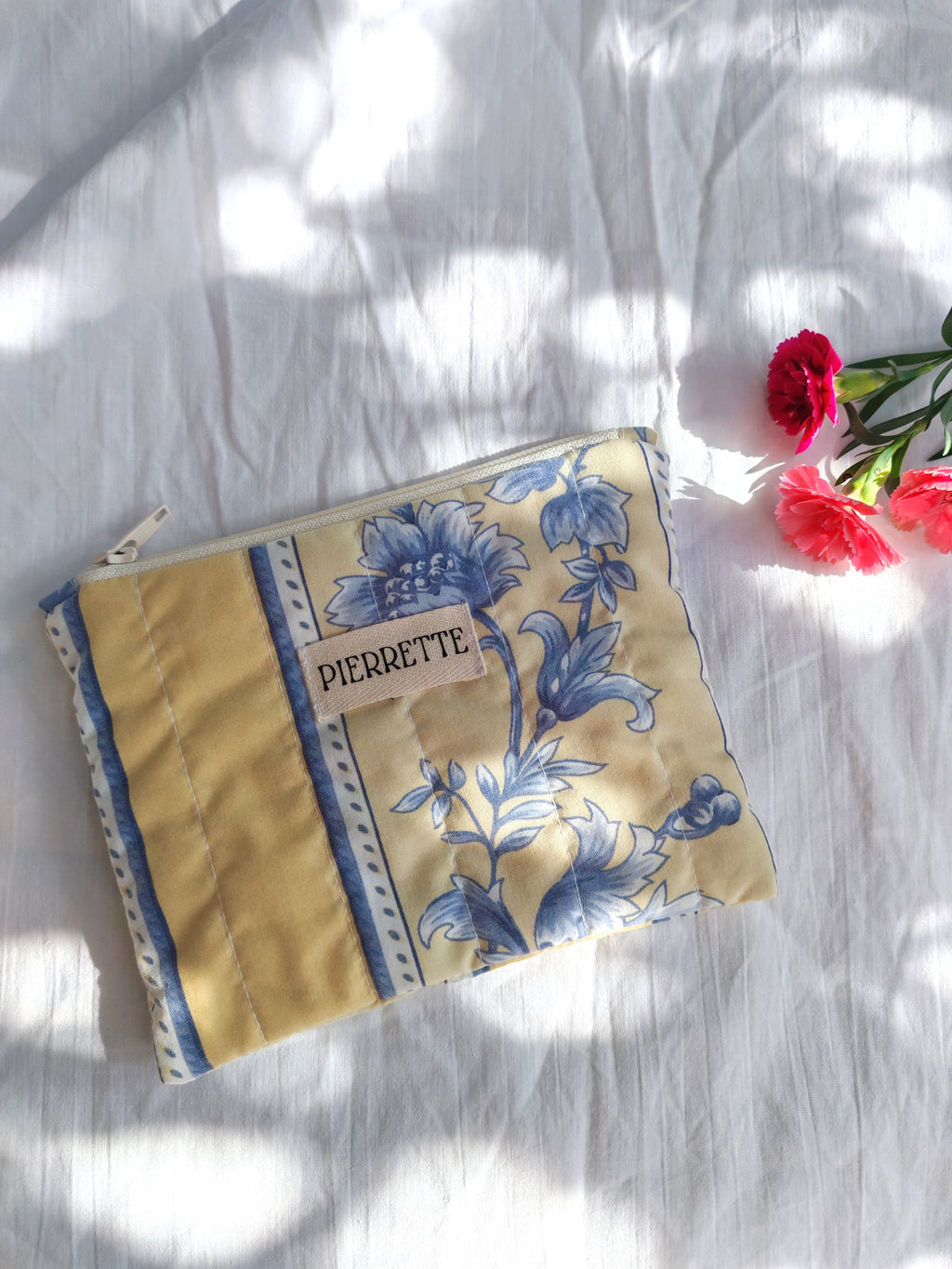 Mini Pochette – Provençal jaune fleurs bleues