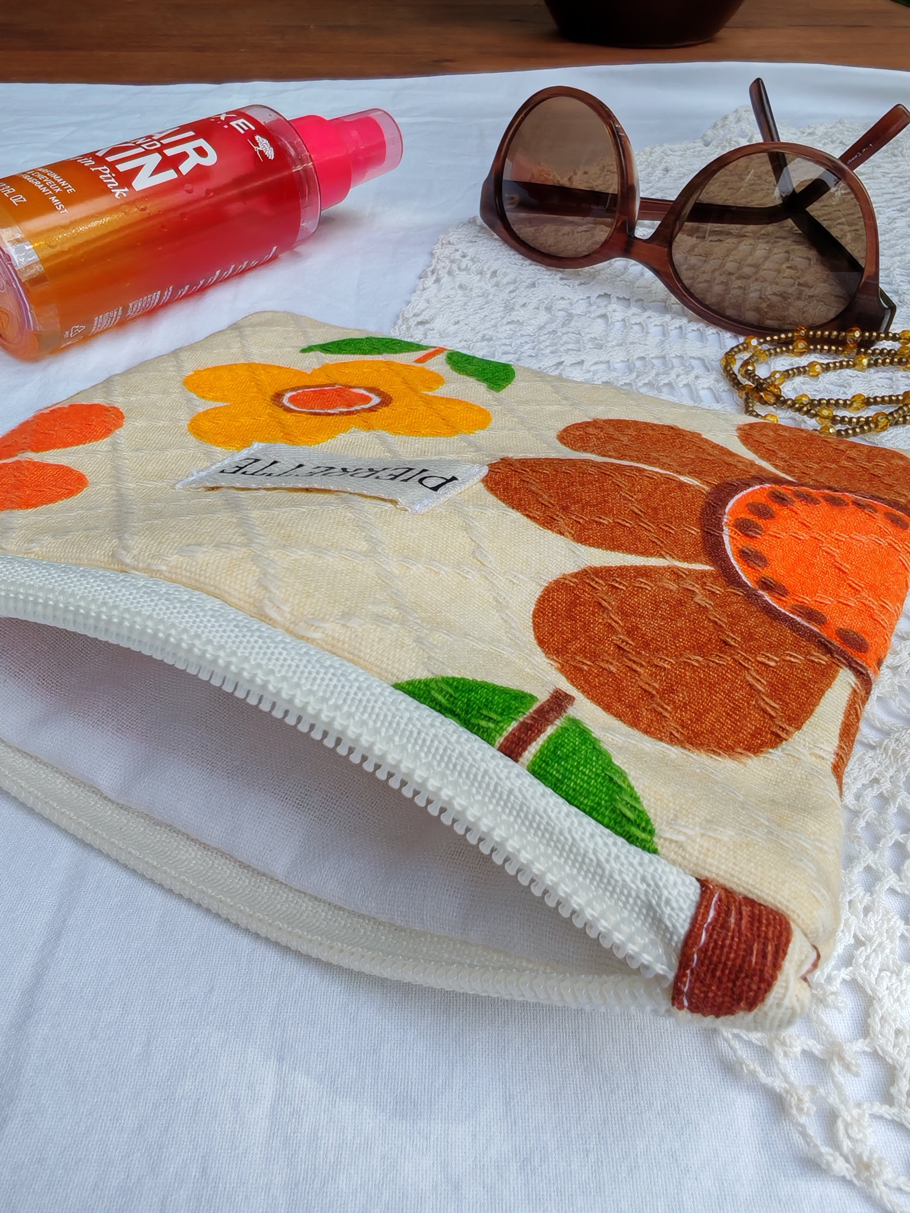 Pochette Valériane – Fleurs 70's