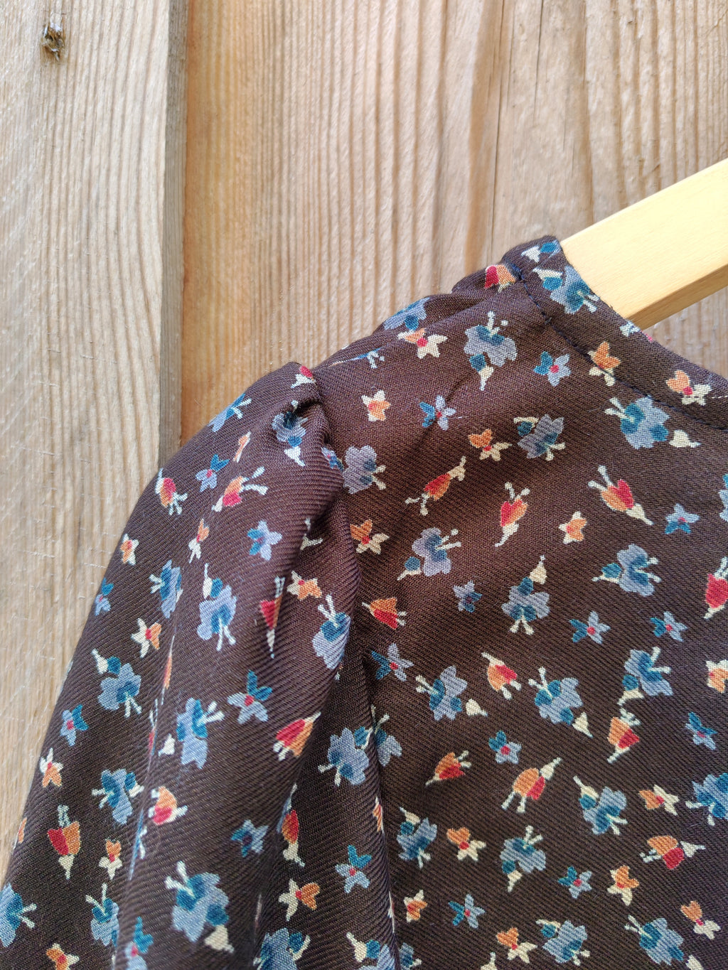 Blouse Cyclamen – Marron petites fleurs