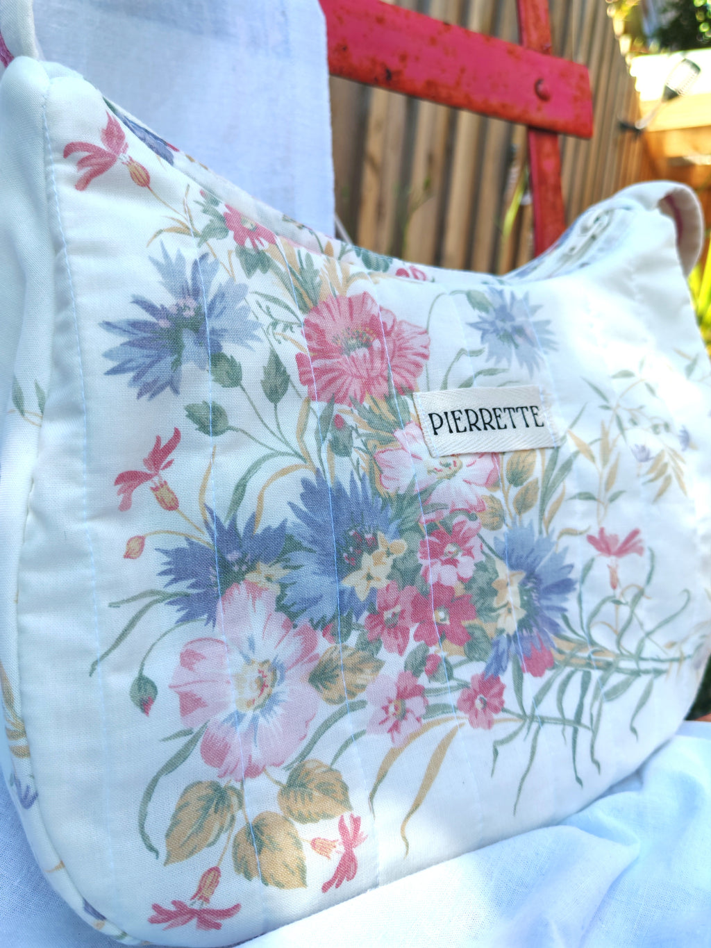 Sac Pivoine – Fleurs et baies rouges