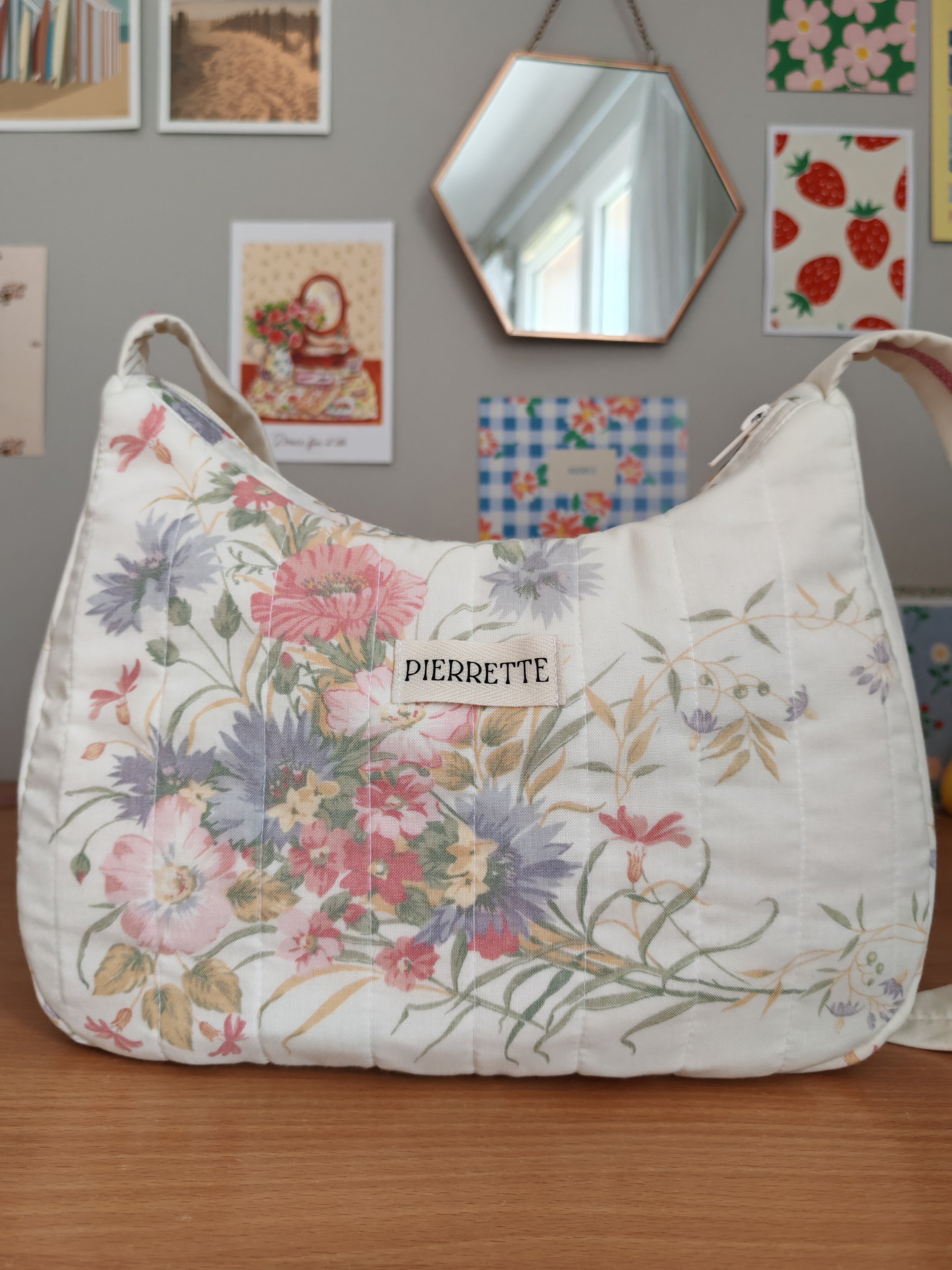 Sac Pivoine – Fleurs et baies rouges